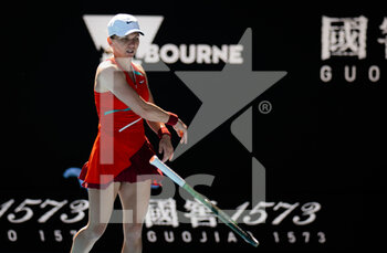 2022-01-24 - Simona Halep of Romania in action against Alize Cornet of France during the fourth round at the 2022 Australian Open, WTA Grand Slam tennis tournament on January 24, 2022 at Melbourne Park in Melbourne, Australia - 2022 AUSTRALIAN OPEN, WTA GRAND SLAM TENNIS TOURNAMENT - INTERNATIONALS - TENNIS