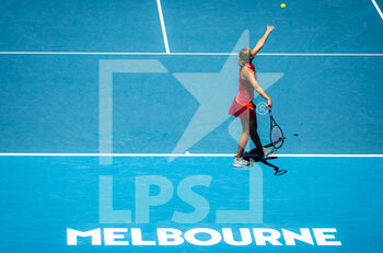 2022-01-25 - Madison Keys of the United States in action against Barbora Krejcikova of the Czech Republic during the quarter-final of the 2022 Australian Open, WTA Grand Slam tennis tournament on January 25, 2022 at Melbourne Park in Melbourne, Australia - 2022 AUSTRALIAN OPEN, WTA GRAND SLAM TENNIS TOURNAMENT - INTERNATIONALS - TENNIS