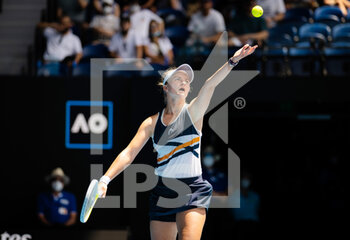 2022-01-25 - Barbora Krejcikova of the Czech Republic in action against Madison Keys of the United States during the quarter-final of the 2022 Australian Open, WTA Grand Slam tennis tournament on January 25, 2022 at Melbourne Park in Melbourne, Australia - 2022 AUSTRALIAN OPEN, WTA GRAND SLAM TENNIS TOURNAMENT - INTERNATIONALS - TENNIS
