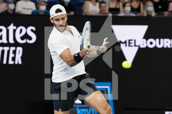 2022-01-28 - Matteo Berrettini of Italy during his Men's Singles Semi Finals match against Rafael Nadal of Spain during the 2022 Australian Open, Grand Slam tennis tournament on January 28, 2022 at Melbourne Park in Melbourne, Australia - 2022 AUSTRALIAN OPEN, GRAND SLAM TENNIS TOURNAMENT - INTERNATIONALS - TENNIS