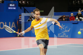 2022-02-03 - Richard Gasquet of France in action against Soon-woo Kwon of Republic of Korea during the Open Sud de France 2022, ATP 250 tennis tournament on February 3, 2022 at Sud de France Arena in Montpellier, France - OPEN SUD DE FRANCE 2022, ATP 250 TENNIS TOURNAMENT - INTERNATIONALS - TENNIS