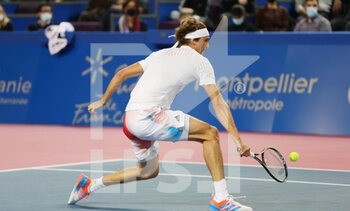 2022-02-03 - Alexander Zverev of Germany in action against Mackenzie McDonald of United States during the Open Sud de France 2022, ATP 250 tennis tournament on February 3, 2022 at Sud de France Arena in Montpellier, France - OPEN SUD DE FRANCE 2022, ATP 250 TENNIS TOURNAMENT - INTERNATIONALS - TENNIS