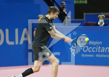 2022-02-04 - Alexander Bublik of Kazakhstan in action against Roberto Bautista-Agut of Spain during the quarter-finals of the Open Sud de France 2022, ATP 250 tennis tournament on February 4, 2022 at Sud de France Arena in Montpellier, France - OPEN SUD DE FRANCE 2022, ATP 250 TENNIS TOURNAMENT - INTERNATIONALS - TENNIS