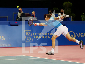 2022-02-06 - Nicolas Mahut of France during the Double final at the Open Sud de Fance 2022, ATP 250 tennis tournament on February 6, 2022 at Sud de France Arena in Montpellier France - OPEN SUD DE FRANCE 2022, ATP 250 TENNIS TOURNAMENT - INTERNATIONALS - TENNIS