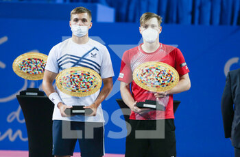 2022-02-06 - Lloyd Glasspool of Great Britain, Harri Heliovaara of Finland with the runner up trophies during the Double final at the Open Sud de Fance 2022, ATP 250 tennis tournament on February 6, 2022 at Sud de France Arena in Montpellier France - OPEN SUD DE FRANCE 2022, ATP 250 TENNIS TOURNAMENT - INTERNATIONALS - TENNIS
