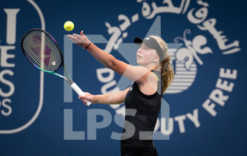 2022-02-13 - Clara Tauson of Denmark in action during the second round of qualifications at the 2022 Dubai Duty Free Tennis Championships WTA 1000 tennis tournament on February 13, 2022 at The Aviation Club Tennis Centre in Dubai, UAE - 2022 DUBAI DUTY FREE TENNIS CHAMPIONSHIPS WTA 1000 TENNIS TOURNAMENT - INTERNATIONALS - TENNIS
