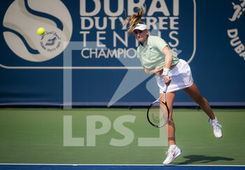 2022-02-14 - Jil Teichmann of Switzerland in action against Katerina Siniakova of the Czech Republic during the final qualifications round of the 2022 Dubai Duty Free Tennis Championships WTA 1000 tennis tournament on February 14, 2022 at The Aviation Club Tennis Centre in Dubai, UAE - 2022 DUBAI DUTY FREE TENNIS CHAMPIONSHIPS WTA 1000 TENNIS TOURNAMENT - INTERNATIONALS - TENNIS
