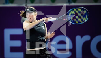 2022-02-20 - Kaja Juvan of Slovenia in action during the first round of the 2022 Qatar TotalEnergies Open, WTA 1000 tennis tournament on February 20, 2022 at Khalifa tennis and squash complex in Doha, Qatar - 2022 QATAR TOTALENERGIES OPEN, WTA 1000 TENNIS TOURNAMENT - INTERNATIONALS - TENNIS