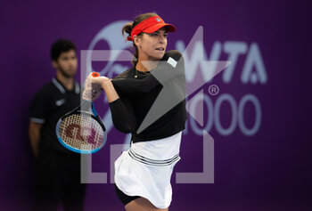 2022-02-21 - Ajla Tomljanovic of Australia in action against Daria Kasatkina of Russia during the first round of the 2022 Qatar TotalEnergies Open, WTA 1000 tennis tournament on February 21, 2022 at Khalifa tennis and squash complex in Doha, Qatar - 2022 QATAR TOTALENERGIES OPEN, WTA 1000 TENNIS TOURNAMENT - INTERNATIONALS - TENNIS