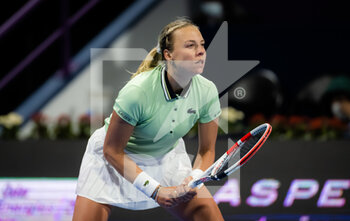 2022-02-21 - Anett Kontaveit of Estonia in action against Ana Konjuh of Croatia during the second round of the 2022 Qatar TotalEnergies Open, WTA 1000 tennis tournament on February 21, 2022 at Khalifa tennis and squash complex in Doha, Qatar - 2022 QATAR TOTALENERGIES OPEN, WTA 1000 TENNIS TOURNAMENT - INTERNATIONALS - TENNIS