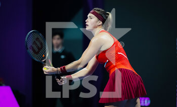 2022-02-23 - Aryna Sabalenka of Belarus in action against Jil Teichmann of Switzerland during the third round of the 2022 Qatar TotalEnergies Open, WTA 1000 tennis tournament on February 23, 2022 at Khalifa tennis and squash complex in Doha, Qatar - 2022 QATAR TOTALENERGIES OPEN, WTA 1000 TENNIS TOURNAMENT - INTERNATIONALS - TENNIS