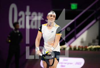 2022-02-24 - Ons Jabeur of Tunisia in action against Anett Kontaveit of Estonia during the quarter-final of the 2022 Qatar TotalEnergies Open, WTA 1000 tennis tournament on February 24, 2022 at Khalifa tennis and squash complex in Doha, Qatar - 2022 QATAR TOTALENERGIES OPEN, WTA 1000 TENNIS TOURNAMENT - INTERNATIONALS - TENNIS