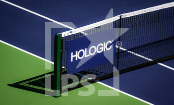 2022-03-09 - Hologic Logo at the 2022 BNP Paribas Open, WTA 1000 tennis tournament on March 9, 2022 at Indian Wells Tennis Garden in Indian Wells, USA - 2022 BNP PARIBAS OPEN, WTA 1000 TENNIS TOURNAMENT - INTERNATIONALS - TENNIS