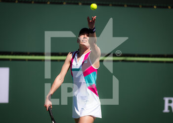 2022-03-09 - Ekaterina Alexandrova of Russia in action against Elvina Kalieva of the United States during the first round of the 2022 BNP Paribas Open, WTA 1000 tennis tournament on March 9, 2022 at Indian Wells Tennis Garden in Indian Wells, USA - 2022 BNP PARIBAS OPEN, WTA 1000 TENNIS TOURNAMENT - INTERNATIONALS - TENNIS