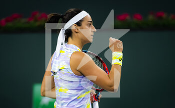 2022-03-09 - Caroline Garcia of France in action against Dayana Yastremska of Ukraine during the first round of the 2022 BNP Paribas Open, WTA 1000 tennis tournament on March 10, 2022 at Indian Wells Tennis Garden in Indian Wells, USA - 2022 BNP PARIBAS OPEN, WTA 1000 TENNIS TOURNAMENT - INTERNATIONALS - TENNIS