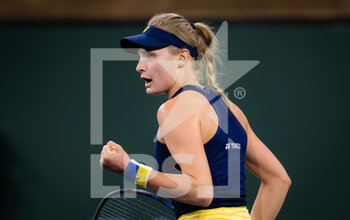 2022-03-09 - Dayana Yastremska of Ukraine in action against Caroline Garcia of France during the first round of the 2022 BNP Paribas Open, WTA 1000 tennis tournament on March 10, 2022 at Indian Wells Tennis Garden in Indian Wells, USA - 2022 BNP PARIBAS OPEN, WTA 1000 TENNIS TOURNAMENT - INTERNATIONALS - TENNIS