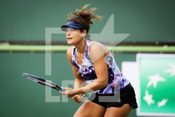 2022-03-10 - Mayar Sherif of Egypt in action against Magdalena Frech of Poland during the first round of the 2022 BNP Paribas Open, WTA 1000 tennis tournament on March 10, 2022 at Indian Wells Tennis Garden in Indian Wells, USA - 2022 BNP PARIBAS OPEN, WTA 1000 TENNIS TOURNAMENT - INTERNATIONALS - TENNIS