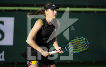 2022-03-10 - Kaja Juvan of Slovenia in action against Oceane Dodin of France during the first round of the 2022 BNP Paribas Open, WTA 1000 tennis tournament on March 10, 2022 at Indian Wells Tennis Garden in Indian Wells, USA - 2022 BNP PARIBAS OPEN, WTA 1000 TENNIS TOURNAMENT - INTERNATIONALS - TENNIS