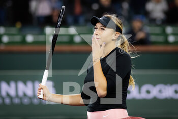 2022-03-10 - Amanda Anisimova of the United States in action against Emma Navarro of United States during the first round of the 2022 BNP Paribas Open, WTA 1000 tennis tournament on March 10, 2022 at Indian Wells Tennis Garden in Indian Wells, USA - 2022 BNP PARIBAS OPEN, WTA 1000 TENNIS TOURNAMENT - INTERNATIONALS - TENNIS