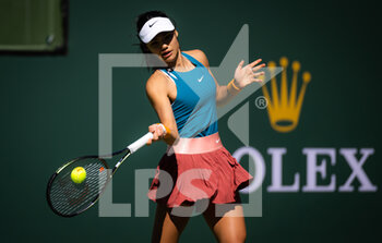 2022-03-11 - Emma Raducanu of Great Britain in action against Caroline Garcia of France during the second round of the 2022 BNP Paribas Open, WTA 1000 tennis tournament on March 11, 2022 at Indian Wells Tennis Garden in Indian Wells, USA - 2022 BNP PARIBAS OPEN, WTA 1000 TENNIS TOURNAMENT - INTERNATIONALS - TENNIS