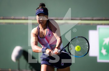 2022-03-11 - Ann Li of the United States in action against Liudmila Samsonova of Russia during the second round of the 2022 BNP Paribas Open, WTA 1000 tennis tournament on March 11, 2022 at Indian Wells Tennis Garden in Indian Wells, USA - 2022 BNP PARIBAS OPEN, WTA 1000 TENNIS TOURNAMENT - INTERNATIONALS - TENNIS