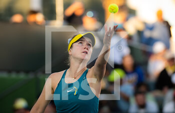 2022-03-11 - Elina Svitolina of Ukraine in action against Harriet Dart of Great Britain during the second round of the 2022 BNP Paribas Open, WTA 1000 tennis tournament on March 11, 2022 at Indian Wells Tennis Garden in Indian Wells, USA - 2022 BNP PARIBAS OPEN, WTA 1000 TENNIS TOURNAMENT - INTERNATIONALS - TENNIS