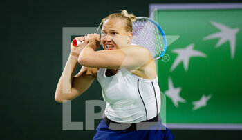 2022-03-11 - Kaia Kanepi of Estonia in action against Belinda Bencic of Switzerland during the second round of the 2022 BNP Paribas Open, WTA 1000 tennis tournament on March 11, 2022 at Indian Wells Tennis Garden in Indian Wells, USA - 2022 BNP PARIBAS OPEN, WTA 1000 TENNIS TOURNAMENT - INTERNATIONALS - TENNIS