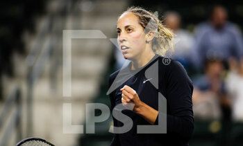 2022-03-11 - Madison Keys of the United States in action against Misaki Doi of Japan during the second round of the 2022 BNP Paribas Open, WTA 1000 tennis tournament on March 11, 2022 at Indian Wells Tennis Garden in Indian Wells, USA - 2022 BNP PARIBAS OPEN, WTA 1000 TENNIS TOURNAMENT - INTERNATIONALS - TENNIS