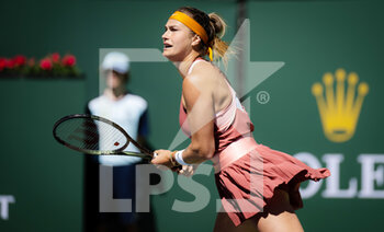 2022-03-11 - Aryna Sabalenka of Belarus in action against Jasmine Paolini of Italy during the second round of the 2022 BNP Paribas Open, WTA 1000 tennis tournament on March 12, 2022 at Indian Wells Tennis Garden in Indian Wells, USA - 2022 BNP PARIBAS OPEN, WTA 1000 TENNIS TOURNAMENT - INTERNATIONALS - TENNIS