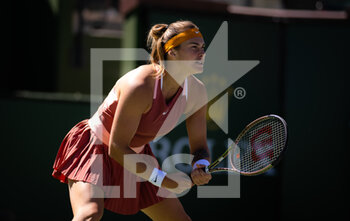 2022-03-11 - Aryna Sabalenka of Belarus in action against Jasmine Paolini of Italy during the second round of the 2022 BNP Paribas Open, WTA 1000 tennis tournament on March 12, 2022 at Indian Wells Tennis Garden in Indian Wells, USA - 2022 BNP PARIBAS OPEN, WTA 1000 TENNIS TOURNAMENT - INTERNATIONALS - TENNIS