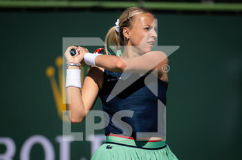 2022-03-11 - Anett Kontaveit of Estonia in action against Kristina Kucova of Slovakia during the second round of the 2022 BNP Paribas Open, WTA 1000 tennis tournament on March 12, 2022 at Indian Wells Tennis Garden in Indian Wells, USA - 2022 BNP PARIBAS OPEN, WTA 1000 TENNIS TOURNAMENT - INTERNATIONALS - TENNIS