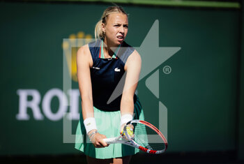 2022-03-11 - Anett Kontaveit of Estonia in action against Kristina Kucova of Slovakia during the second round of the 2022 BNP Paribas Open, WTA 1000 tennis tournament on March 12, 2022 at Indian Wells Tennis Garden in Indian Wells, USA - 2022 BNP PARIBAS OPEN, WTA 1000 TENNIS TOURNAMENT - INTERNATIONALS - TENNIS
