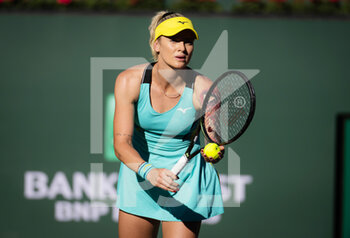 2022-03-12 - Tereza Martincova of the Czech Republic in action against Paula Badosa of Spain during the second round of the 2022 BNP Paribas Open, WTA 1000 tennis tournament on March 12, 2022 at Indian Wells Tennis Garden in Indian Wells, USA - 2022 BNP PARIBAS OPEN, WTA 1000 TENNIS TOURNAMENT - INTERNATIONALS - TENNIS