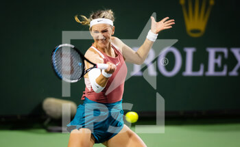 2022-03-12 - Victoria Azarenka of Belarus in action against Astra Sharma of Australia during the second round of the 2022 BNP Paribas Open, WTA 1000 tennis tournament on March 12, 2022 at Indian Wells Tennis Garden in Indian Wells, USA - 2022 BNP PARIBAS OPEN, WTA 1000 TENNIS TOURNAMENT - INTERNATIONALS - TENNIS