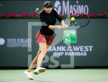 2022-03-12 - Amanda Anisimova of the United States in action against Leylah Fernandez of Canada during the second round of the 2022 BNP Paribas Open, WTA 1000 tennis tournament on March 12, 2022 at Indian Wells Tennis Garden in Indian Wells, USA - 2022 BNP PARIBAS OPEN, WTA 1000 TENNIS TOURNAMENT - INTERNATIONALS - TENNIS