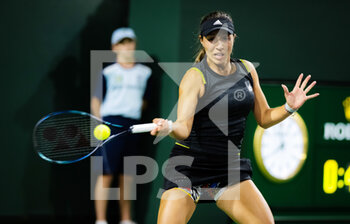 2022-03-12 - Jessica Pegula of the United States in action against Marie Bouzkova of the Czech Republic during the second round of the 2022 BNP Paribas Open, WTA 1000 tennis tournament on March 12, 2022 at Indian Wells Tennis Garden in Indian Wells, USA - 2022 BNP PARIBAS OPEN, WTA 1000 TENNIS TOURNAMENT - INTERNATIONALS - TENNIS