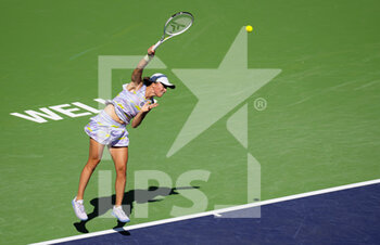 2022-03-13 - Iga Swiatek of Poland in action against Clara Tauson of Denmark during the third round of the 2022 BNP Paribas Open, WTA 1000 tennis tournament on March 13, 2022 at Indian Wells Tennis Garden in Indian Wells, USA - 2022 BNP PARIBAS OPEN, WTA 1000 TENNIS TOURNAMENT - INTERNATIONALS - TENNIS