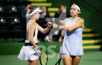 2022-03-13 - Storm Sanders of Australia & Caroline Dolehide of the United States playing doubles at the 2022 BNP Paribas Open, WTA 1000 tennis tournament on March 13, 2022 at Indian Wells Tennis Garden in Indian Wells, USA - 2022 BNP PARIBAS OPEN, WTA 1000 TENNIS TOURNAMENT - INTERNATIONALS - TENNIS