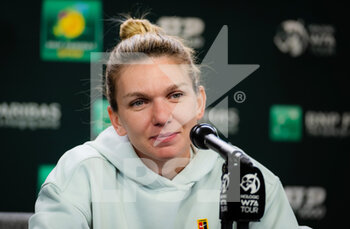 2022-03-13 - Simona Halep of Romania talks to the media after the third round of the 2022 BNP Paribas Open, WTA 1000 tennis tournament on March 13, 2022 at Indian Wells Tennis Garden in Indian Wells, USA - 2022 BNP PARIBAS OPEN, WTA 1000 TENNIS TOURNAMENT - INTERNATIONALS - TENNIS