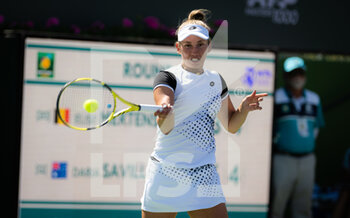 2022-03-14 - Elise Mertens of Belgium in action against Daria Saville of Australia during the third round of the 2022 BNP Paribas Open, WTA 1000 tennis tournament on March 14, 2022 at Indian Wells Tennis Garden in Indian Wells, USA - 2022 BNP PARIBAS OPEN, WTA 1000 TENNIS TOURNAMENT - INTERNATIONALS - TENNIS