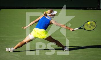 2022-03-15 - Daria Saville of Australia in action against Maria Sakkari of Greece during the fourth round of the 2022 BNP Paribas Open, WTA 1000 tennis tournament on March 15, 2022 at Indian Wells Tennis Garden in Indian Wells, USA - 2022 BNP PARIBAS OPEN, WTA 1000 TENNIS TOURNAMENT - INTERNATIONALS - TENNIS