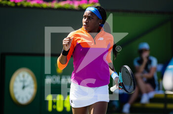 2022-03-16 - Cori Gauff of the United States playing doubles at the 2022 BNP Paribas Open, WTA 1000 tennis tournament on March 16, 2022 at Indian Wells Tennis Garden in Indian Wells, USA - 2022 BNP PARIBAS OPEN, WTA 1000 TENNIS TOURNAMENT - INTERNATIONALS - TENNIS