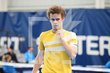 2022-03-18 - Luca Van Assche during the Play In Challenger 2022, ATP Challenger Tour tennis tournament on March 20, 2022 at Tennis Club Lillois Lille Metropole in Lille, France - PLAY IN CHALLENGER 2022, ATP CHALLENGER TOUR TENNIS TOURNAMENT - INTERNATIONALS - TENNIS