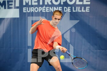 2022-03-18 - Henri Squire during the Play In Challenger 2022, ATP Challenger Tour tennis tournament on March 20, 2022 at Tennis Club Lillois Lille Metropole in Lille, France - PLAY IN CHALLENGER 2022, ATP CHALLENGER TOUR TENNIS TOURNAMENT - INTERNATIONALS - TENNIS
