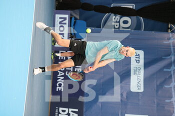 2022-03-21 - Henri Squire during the Play In Challenger 2022, ATP Challenger Tour tennis tournament on March 21, 2022 at Tennis Club Lillois Lille Metropole in Lille, France - PLAY IN CHALLENGER 2022, ATP CHALLENGER TOUR TENNIS TOURNAMENT - INTERNATIONALS - TENNIS