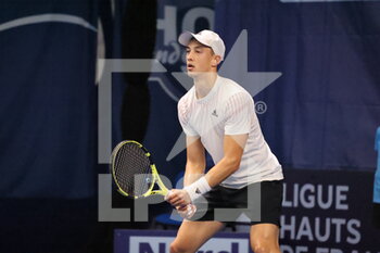 2022-03-21 - Antoine Hoang during the Play In Challenger 2022, ATP Challenger Tour tennis tournament on March 21, 2022 at Tennis Club Lillois Lille Metropole in Lille, France - PLAY IN CHALLENGER 2022, ATP CHALLENGER TOUR TENNIS TOURNAMENT - INTERNATIONALS - TENNIS