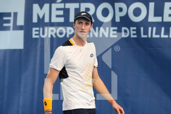 2022-03-22 - Sascha Gueymard during the Play In Challenger 2022, ATP Challenger Tour tennis tournament on March 22, 2022 at Tennis Club Lillois Lille Metropole in Lille, France - PLAY IN CHALLENGER 2022, ATP CHALLENGER TOUR TENNIS TOURNAMENT - INTERNATIONALS - TENNIS