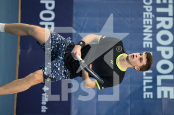 2022-03-23 - Luca Nardi during the Play In Challenger 2022, ATP Challenger Tour tennis tournament on March 23, 2022 at Tennis Club Lillois Lille Metropole in Lille, France - PLAY IN CHALLENGER 2022, ATP CHALLENGER TOUR TENNIS TOURNAMENT - INTERNATIONALS - TENNIS
