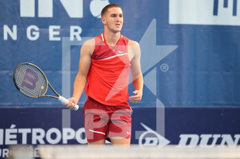 2022-03-24 - Sean Cuenin during the Play In Challenger 2022, ATP Challenger Tour tennis tournament on March 24, 2022 at Tennis Club Lillois Lille Metropole in Lille, France - PLAY IN CHALLENGER 2022, ATP CHALLENGER TOUR TENNIS TOURNAMEN - INTERNATIONALS - TENNIS