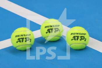 2022-03-24 - Official tennis ball during the Play In Challenger 2022, ATP Challenger Tour tennis tournament on March 24, 2022 at Tennis Club Lillois Lille Metropole in Lille, France - PLAY IN CHALLENGER 2022, ATP CHALLENGER TOUR TENNIS TOURNAMEN - INTERNATIONALS - TENNIS